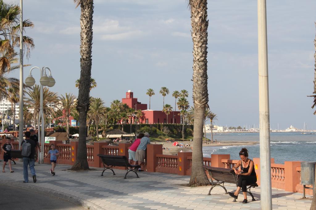 Apartamento Turistico Pueblo Evita Apartment Benalmadena Luaran gambar